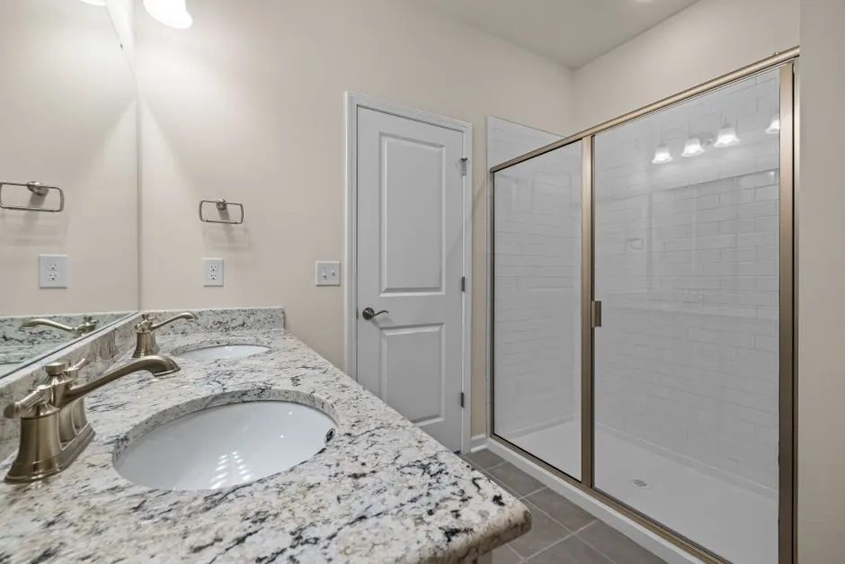 Bath or Walk-In Shower: Which Suits a Norbury Home?